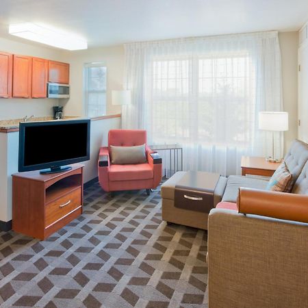 Towneplace Suites By Marriott Detroit Ливония Экстерьер фото