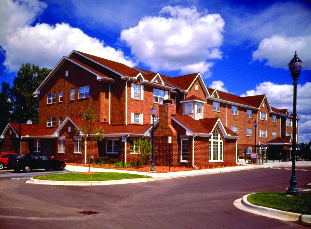 Towneplace Suites By Marriott Detroit Ливония Экстерьер фото