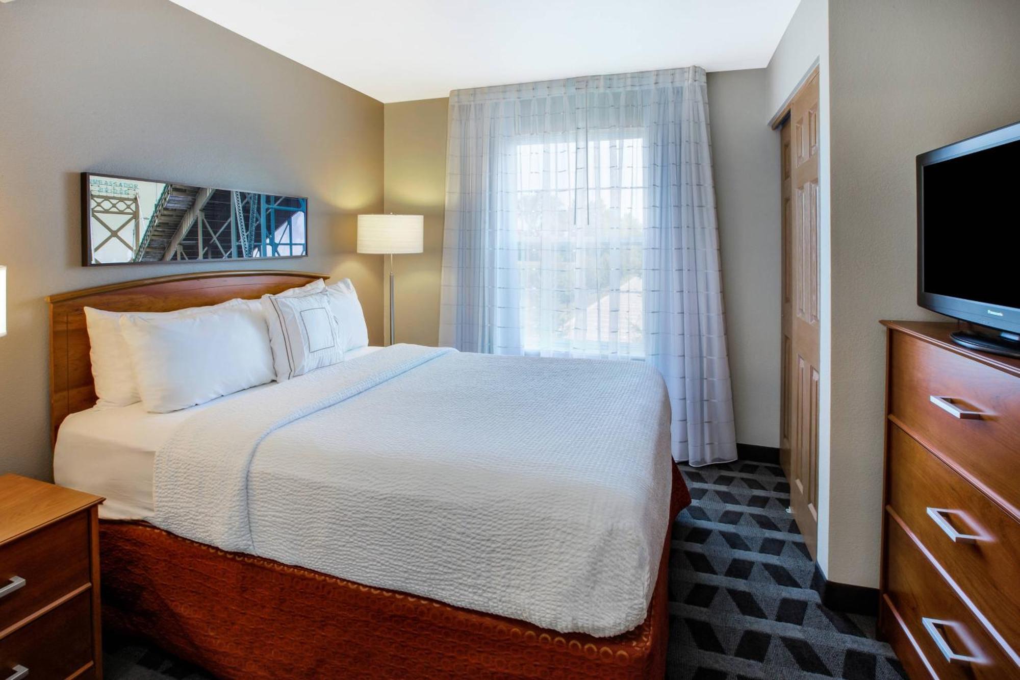 Towneplace Suites By Marriott Detroit Ливония Экстерьер фото