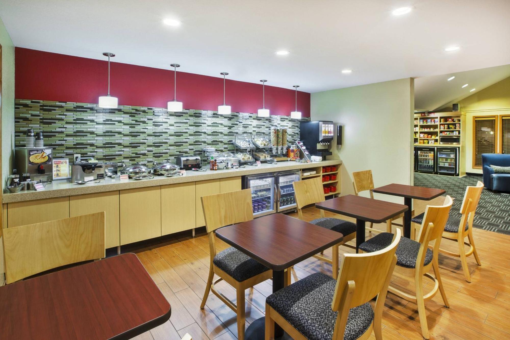 Towneplace Suites By Marriott Detroit Ливония Экстерьер фото
