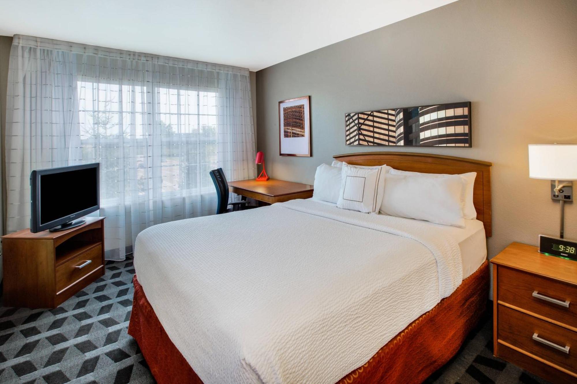 Towneplace Suites By Marriott Detroit Ливония Экстерьер фото
