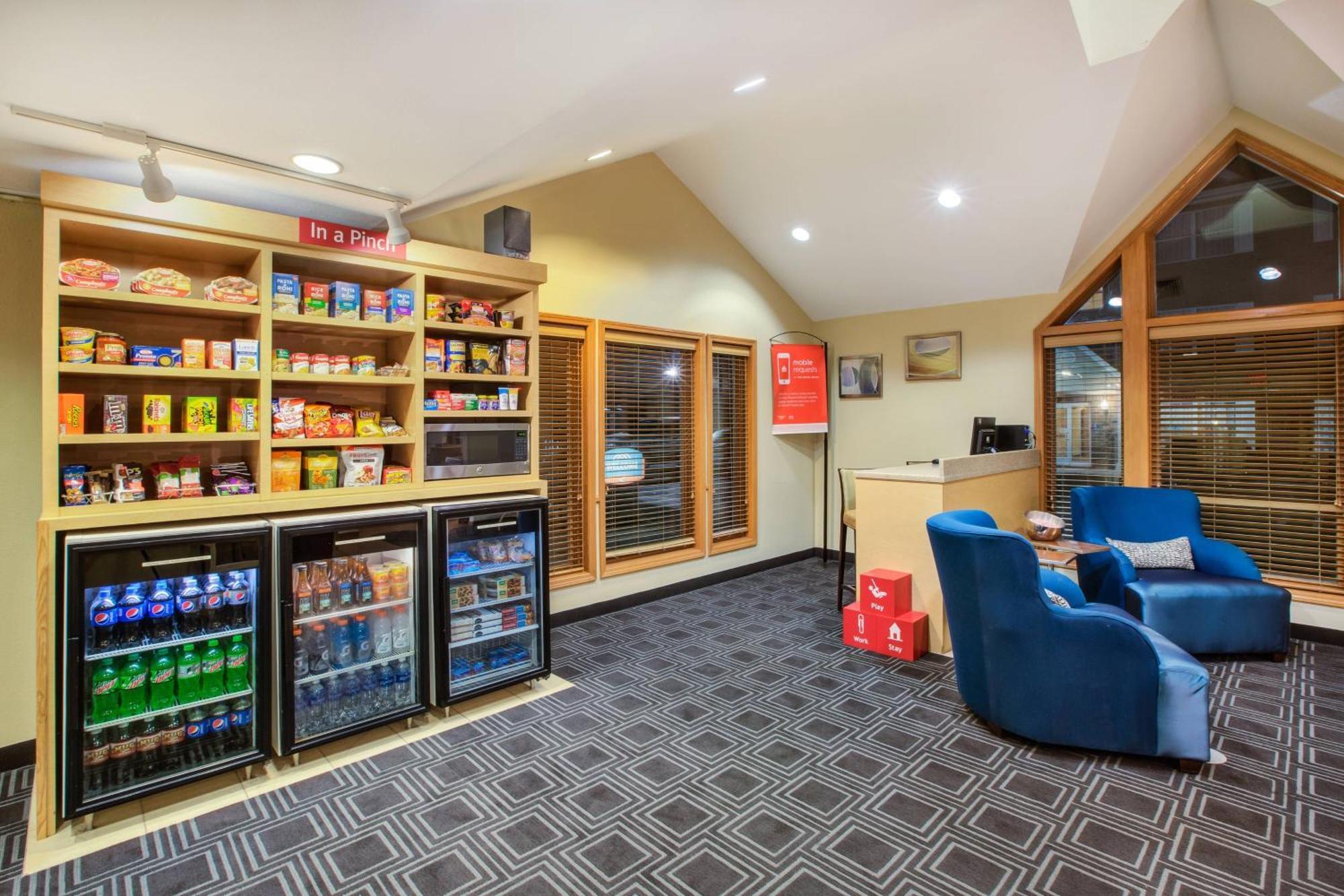 Towneplace Suites By Marriott Detroit Ливония Экстерьер фото